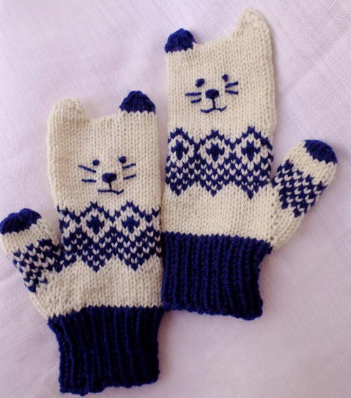 knitted cat mittens